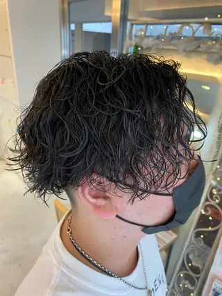 ミディアム パーマ 似合わせメンズ特化 渡辺尚暉のヘアスタイル