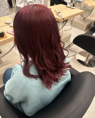 セミロング カラー KUWAO MOEのヘアスタイル