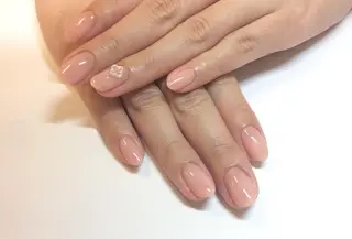 ネイル 新橋 ルキナ スタッフのネイルデザイン