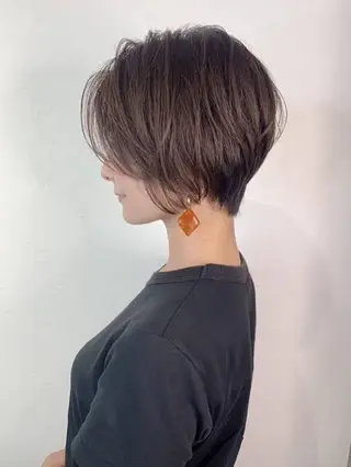ショート 繁田 朱音のヘアスタイル