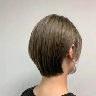 ショート ウスイマイコ カット/ケアカラーのヘアスタイル