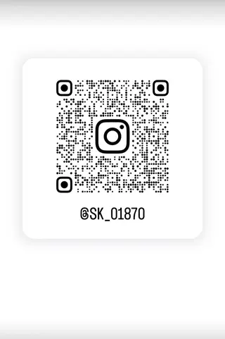 ミディアム カラー サキ🤍ハイトーン 🩰くびれ巻きヘアのヘアスタイル