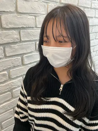 ロング 川名 優香のヘアスタイル