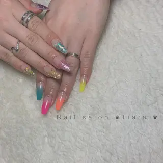 ネイル Tiara♛ティアラ 山口くるみのネイルデザイン