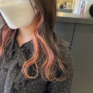 ロング カラー 細沼 葵のヘアスタイル