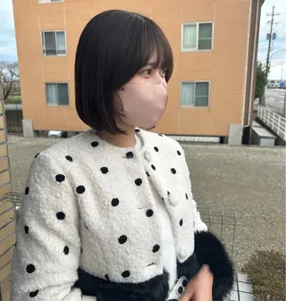 ミディアム en⁺　trust所属・山口 麗音のヘアスタイル