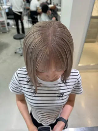 ショート カラー 店長　MANAMI ／ブリーチ／骨格ボブのヘアスタイル