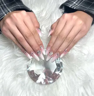 ネイル lisse所属・野村 歩弥のネイルデザイン