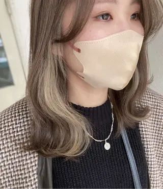 ミディアム roka ノゾミのヘアスタイル