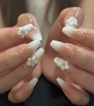 ネイル Lina Nail Salon所属・Lyna 池袋のネイルデザイン