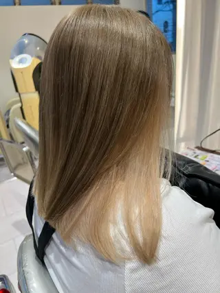 カラー 久永 菫のヘアスタイル