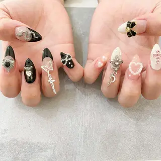 ネイル ゴテゴテ💙ワンホン リオナのネイルデザイン