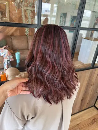 ロング カラー LA BELLA所属・LA BELLA マリナのヘアスタイル