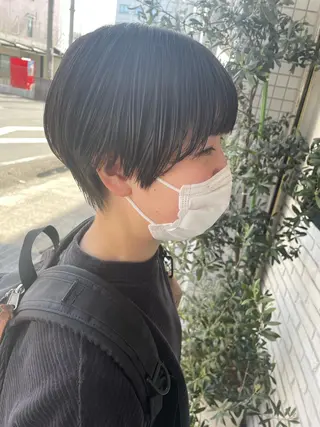 ショート 小坂 真子のヘアスタイル