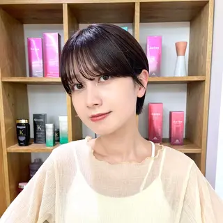 ショート ナリタ ミユウのヘアスタイル