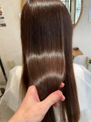 セミロング esse大阪茶屋町店所属・レイヤーカット 新井田陽寿のヘアスタイル