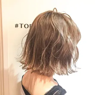 ミディアム カラー ホワイト&レイヤーカ ットエクステ長畠俊輔のヘアスタイル