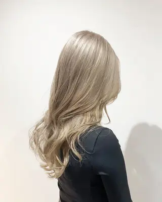 ロング 透明感ブリーチ/ メンズパーマのヘアスタイル