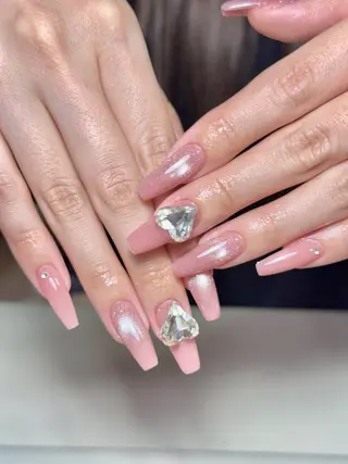 ネイル Rola kira nail salon所属・麗 レイのネイルデザイン