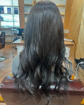ロング カラー ヘアアレンジ little PORTO元町所属・AYUNA 🤍✨のヘアスタイル