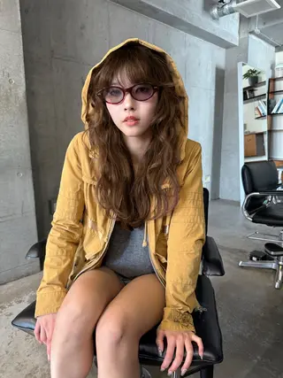 セミロング レイヤーカット\ウル フ　chinatsuのヘアスタイル