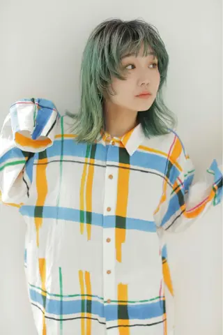 セミロング カラー 増井 彩乃のヘアスタイル