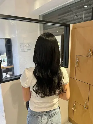 ロング カラー 湯谷 菜々美のヘアスタイル