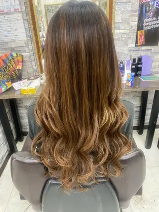 ミディアム 土屋朱理/ ハイトーンカラーのヘアスタイル