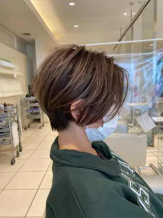 ショート カラー MODEks eau 佐藤優志のヘアスタイル