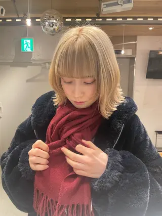 ショート カラー 艶ハイトーン👑♡ NATSUKIのヘアスタイル