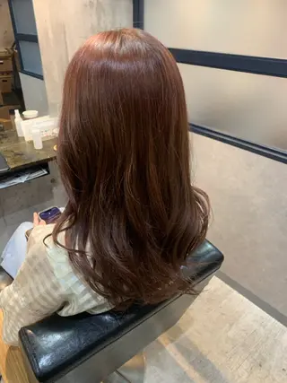 セミロング カラー Nagi レイヤー ハイトーンのヘアスタイル