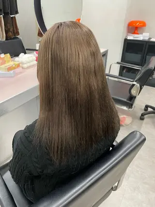 セミロング 奥野碧🌈艶髪 /ダメージレスカラーのヘアスタイル