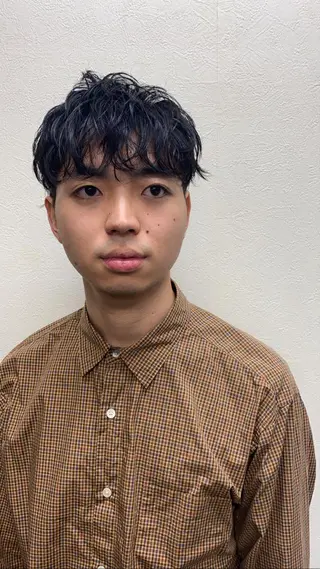 ショート パーマ メンズ 大内田 凌馬のヘアスタイル