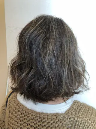 ショート カラー ヘアアレンジ IVY joure Suzu.のヘアスタイル