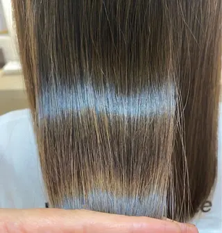 ミディアム カラー Kvell&Co.所属・ハイトーン カラーのヘアスタイル