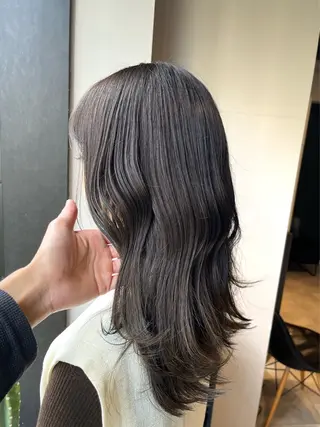 ロング カラー ベージュ/グレージュ 恵比寿/丸山陽平のヘアスタイル