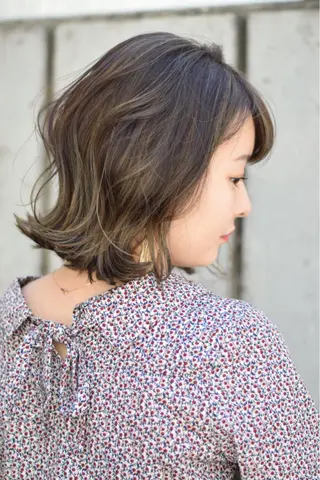 ミディアム カラー 寺山 佳貴のヘアスタイル