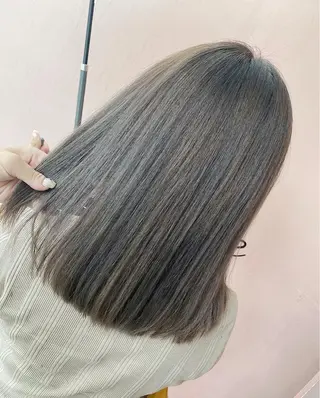 ミディアム カラー JILL ユキのヘアスタイル