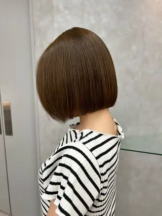 ミディアム ルネ所属・切りっぱなしボブ グレージュ/福田梢のヘアスタイル