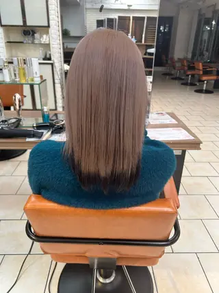カラー M.SLASH SHINYURIGAOKA所属・小松 美璃のヘアスタイル