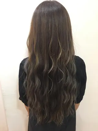 ロング 丸山 亜加理のヘアスタイル