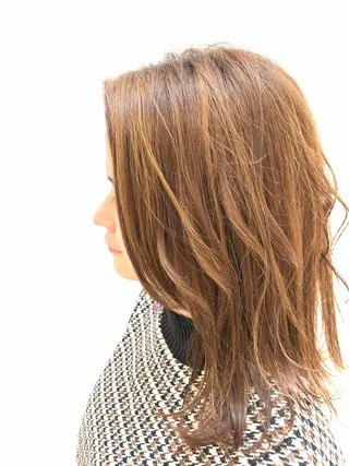 セミロング 🐺ウルフ× ハイトーン🐺MOEのヘアスタイル