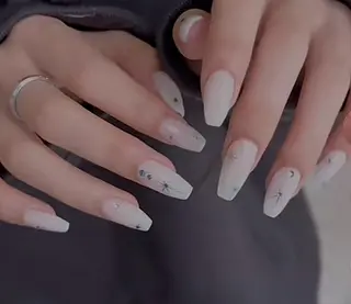 ネイル KARI ネイルサロンのネイルデザイン