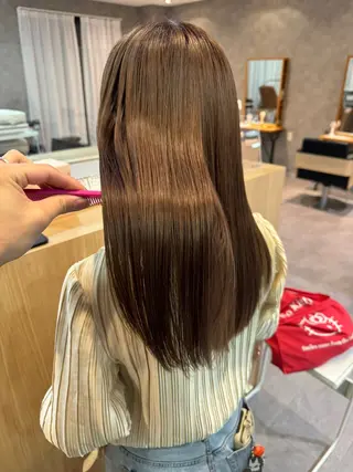 ロング カラー 千木良 萌々のヘアスタイル