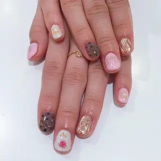 ネイル 矢崎 千春のネイルデザイン