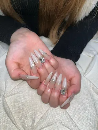 ネイル nail.salon .Reversalのネイルデザイン