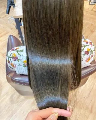 ロング カラー 韓国ヘア顔周りカット 艶髪ベージュtamaのヘアスタイル