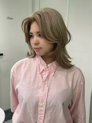 カラー レイヤー／マツエク 💋𝑨𝑵𝑵𝑨のヘアスタイル
