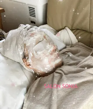 小顔・毛穴・たるみ ネイル　似内真樹のエステ・リラクイメージ