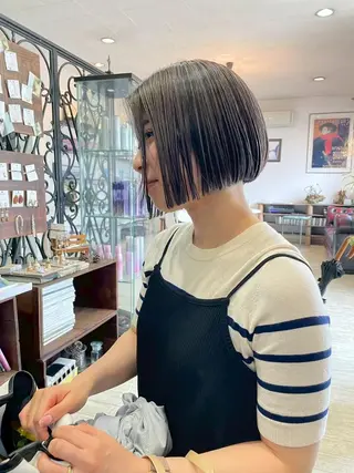 ショート カラー 韓国ボブ👩🇰🇷 小野絢未のヘアスタイル